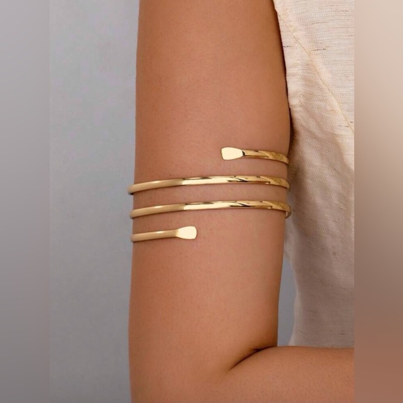 1pc Womens Gold-Toned Minamilist Metal Upper Arm Cuff Bracelet - Picture 1 of 5